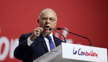 Bernard Cazeneuve, un week-end pour renouer avec le terrain