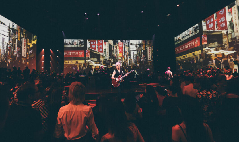 « C’est fou de voir Indochine de si près » : dans les coulisses du concert secret du groupe diffusé sur TMC