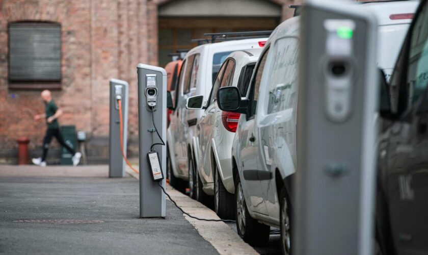 « C’est historique » : en Norvège, plus de voitures électriques que de voitures essence sur les routes