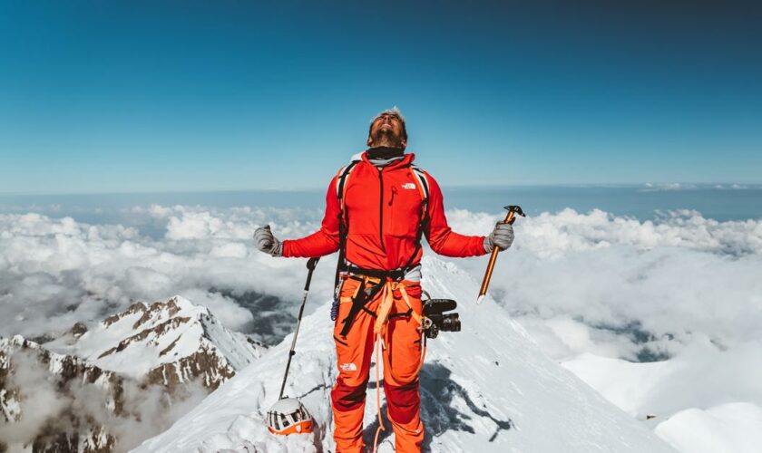 «C'était l'un de mes plus grands rêves, et je l'ai fait» : Inoxtag se confie au Figaro après son ascension de l’Everest