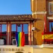 Condenan al Ayuntamiento de Ajalvir por colgar una bandera LGTBI en su balcón