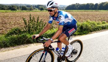 Cyclisme : Julian Alaphilippe évacué en ambulance après une chute aux Mondiaux