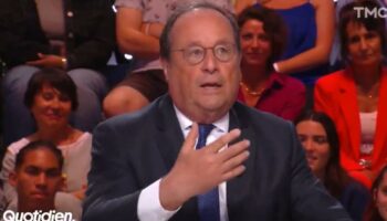 «Décider mal vaut mieux que ne pas décider» : Hollande somme Macron de ne «pas laisser le pays en suspens»