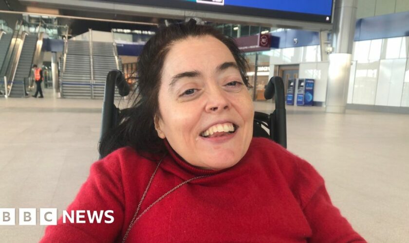 Disabled woman 'lifted off bus' after ramp broke