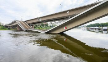 Dresden: Carolabrücke stürzt in Teilen in die Elbe: "Es besteht akute Lebensgefahr"