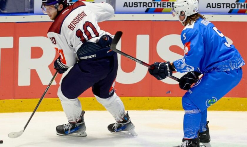 Auf dem Eis gewannen die Eisbären die Partie. Foto: Michal Meissner/PAP/dpa