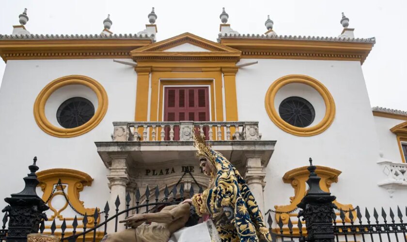 El Baratillo cierra la coronación de la Piedad con una eucaristía en la capilla de los Maestrantes