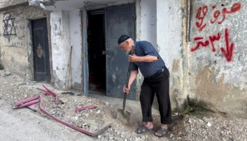 El Ejército israelí abandona la ciudad palestina de Yenín tras diez días de incursión