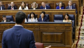 El bipartidismo avanza en España: brecha de 35 diputados de Feijóo a Sánchez mientras Díaz y Abascal se quedan sin fieles