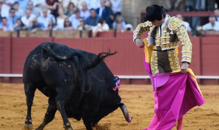 El seísmo aislado del capote de Juan Ortega en el matillazo devastador de Sevilla