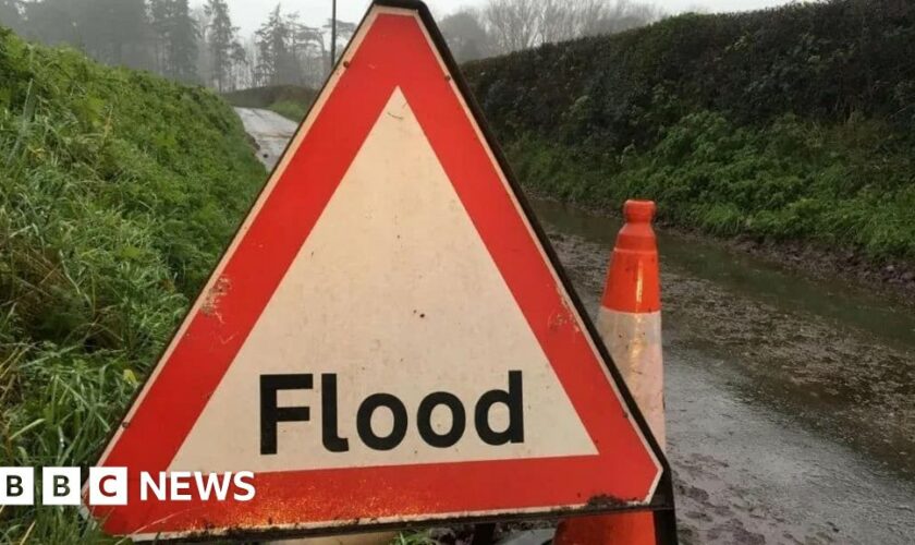 Flood warning for drivers after rescues