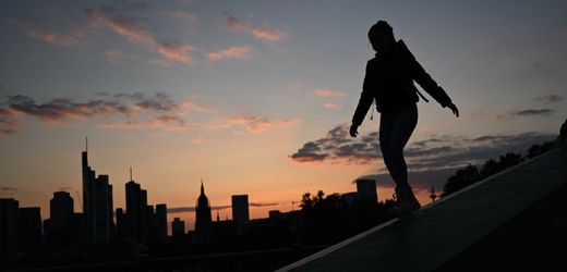 Frankfurt am Main: Mann stirbt nach Sprung von Flößerbrücke