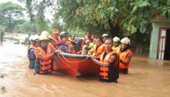 Manche Orte in dem Krisenland waren nicht erreichbar (Handout). Foto: Uncredited/Myanmar Fire Service Department/XinHua/dpa