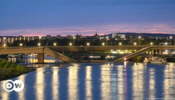 Germany: Bridge in Dresden collapses into Elbe river