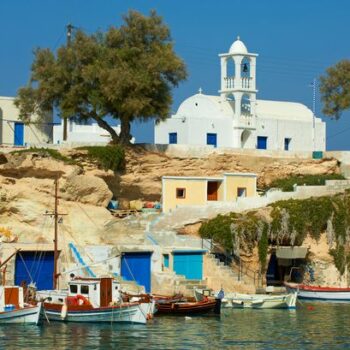 Greek island with ‘jaw-dropping’ beaches next to Santorini - and has no crowds