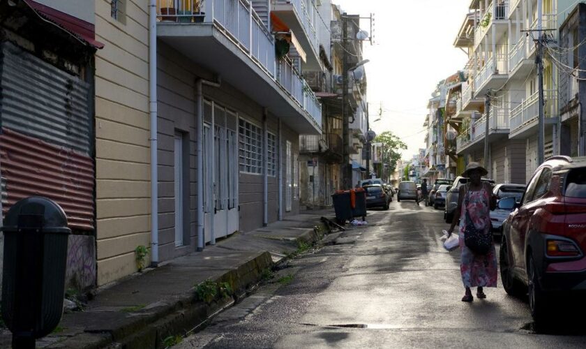 Guadeloupe: couvre-feu décrété pour les mineurs dans sept quartiers