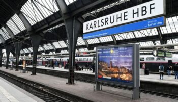 Am Karlsruher Hauptbahnhof kam es am Freitagabend zu einem Messerangriff. (Symbolbild) Foto: Uli Deck/dpa