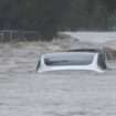 Hochwasser in Untergrafendorf: Ehefrau springt noch auf Schrank, Ehemann ertrinkt im Haus