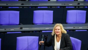 Innenministerin Nancy Faeser (SPD) sprach in einer Videokonferenz mit den Ressortchefs. Foto: Kay Nietfeld/dpa