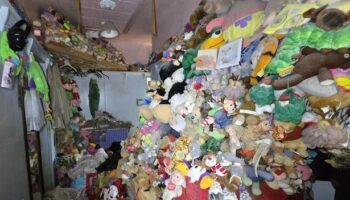 Inside abandoned home where urban explorer found £100,000 worth of toys