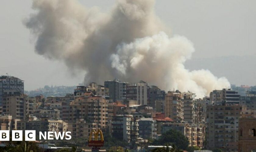 Israeli air strikes kill 492 people in Lebanon