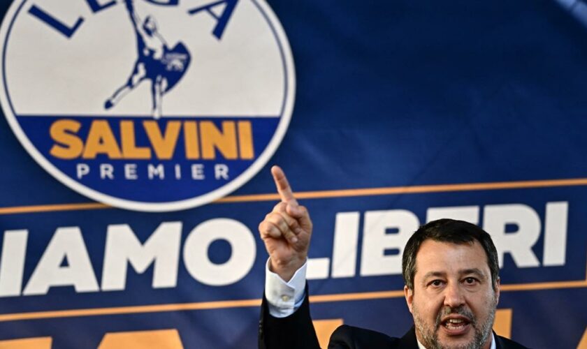 Italie : six ans de prison requis contre Salvini pour avoir refusé de laisser accoster des migrants