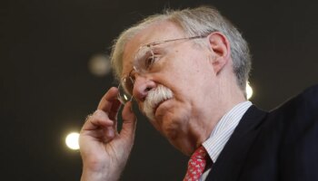 John Bolton: "Si Trump gana puede pactar con Maduro. Es un hombre fuerte que le fascina"