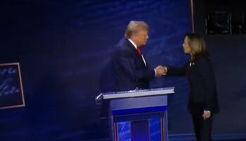 Kamala Harris starts historic debate with major power play as Donald Trump sets 'frosty tone'