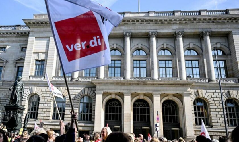 Das Land wehrt sich gegen den angekündigten Streik. (Archivbild) Foto: Britta Pedersen/dpa