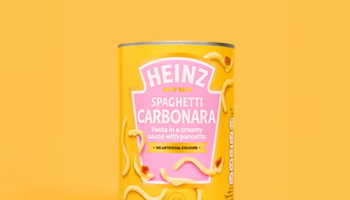 «La cuisine italienne est une affaire sérieuse» : les pâtes carbonara en conserve de Heinz font polémique