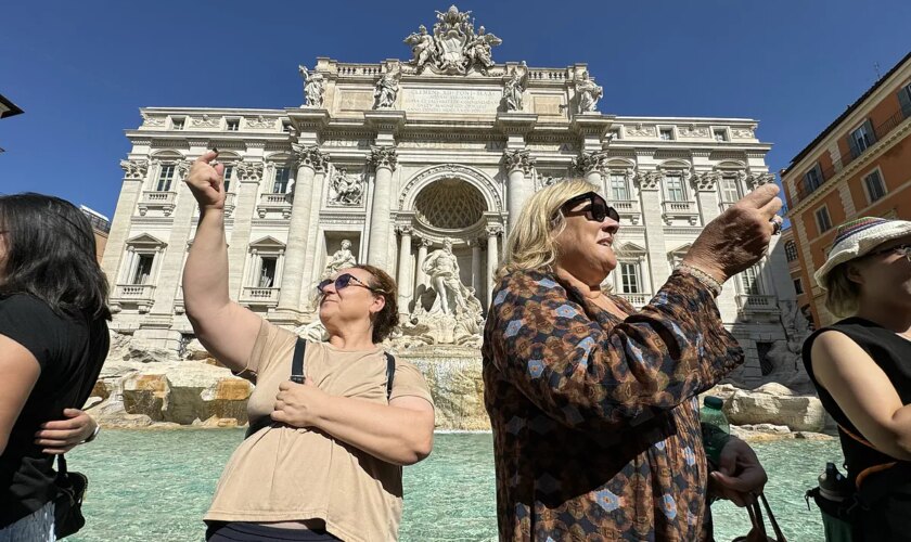 Lanzar la moneda a la Fontana de Trevi en Roma costará 2 euros para tener "una experiencia única"