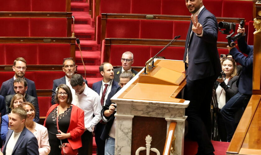 Le député LFI Sébastien Delogu demande à Yaël Braun-Pivet de lui rendre son drapeau palestinien brandi à l’Assemblée