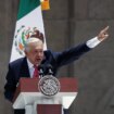 López Obrador defiende su legado para construir "una patria nueva" en su despedida