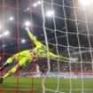 Mainz gewinnt wildes Spiel in Augsburg