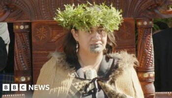 Māori king's daughter crowned ahead of his burial