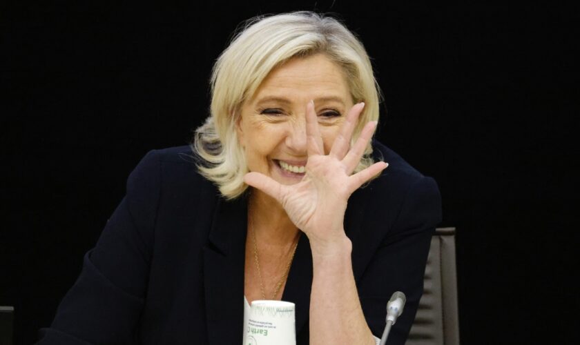 Marine Le Pen tient-elle entre ses mains la survie du gouvernement Barnier?