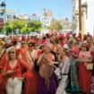 Más de 200 mujeres vestidas de flamenca  peregrinan hasta el Santuario de Consolación en Utrera