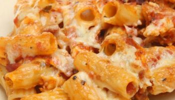 Mum's 'easy' pasta bake recipe has unique twist that families love