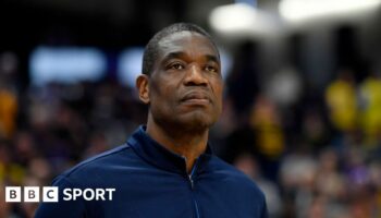 Dikembe Mutombo during a basketball match in 2020