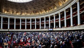 «Nous faisons face à une alliance des perdants» : à l’Assemblée, Michel Barnier déjà sous la menace d’une motion de censure