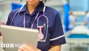 Nurses in England reject offer of 5.5% pay rise