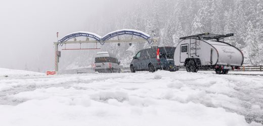 Österreich: Schnee und Regen führen zu Verkehrsbehinderungen