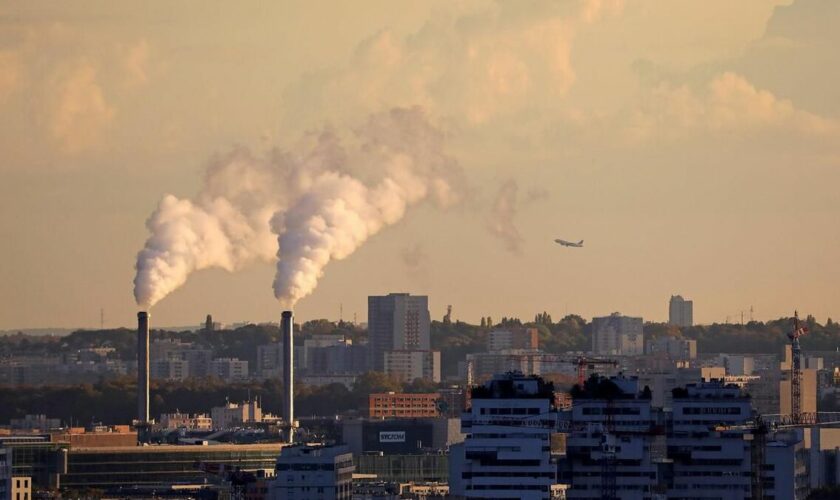 Ouvertures et fermetures d’usines : la réindustrialisation marque le pas au premier semestre en France