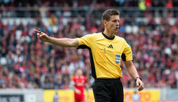 PSG-Gérone : qui est Daniel Siebert, l’arbitre allemand du premier match de Ligue des champions