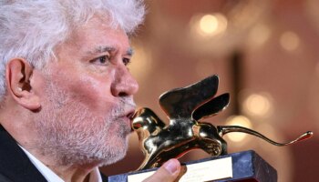 Pedro Almodóvar: "No soñaba con el León de Oro, pero ahora que lo tengo me he vuelto adicto"