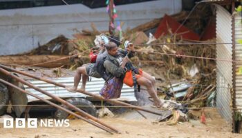 People 'jump from roof to roof' as floods kill 120 in Nepal