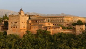 Picasso en la Alhambra: estas son las obras del artista y Jeff Koons que acogerá el Palacio de Carlos V