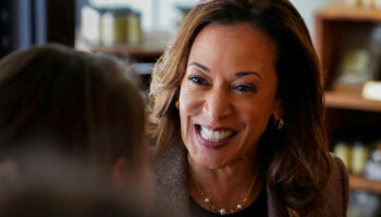 Présidentielle américaine : Kamala Harris est arrivée à Philadelphie, à la veille du débat avec Donald Trump