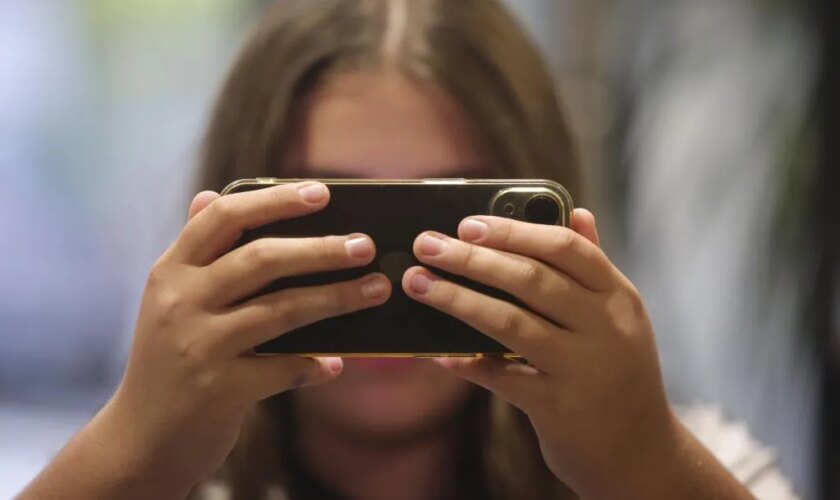 Protección de Datos alerta del riesgo de las pantallas en las aulas y las desaconseja: "Pueden afectar gravemente a los alumnos"