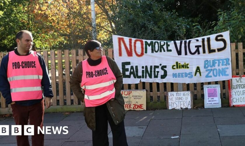 Protest 'buffer zones' around abortion clinics to come into force